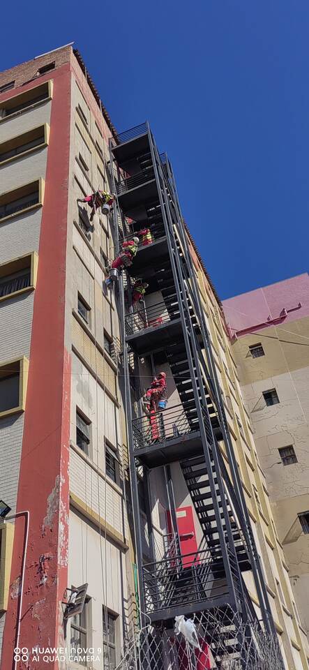 Rope access on façade